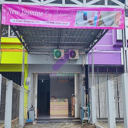 New Jasmine Guest House By Yurooms Blitar Exteriör bild